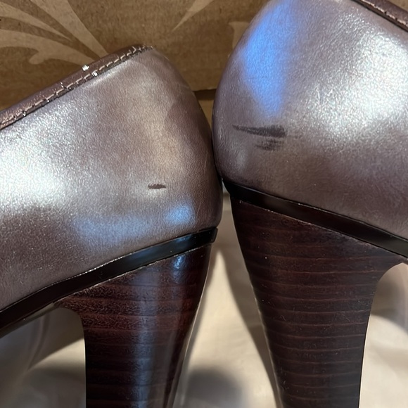 Sofft heels. Great condition worn once, unable to wear heels anymore. - Picture 11 of 11
